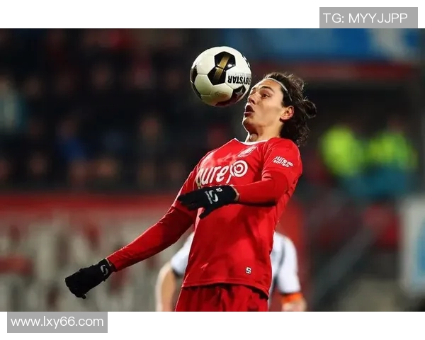 曼联与沙尔克04激战正酣谁能在欧战中笑到最后